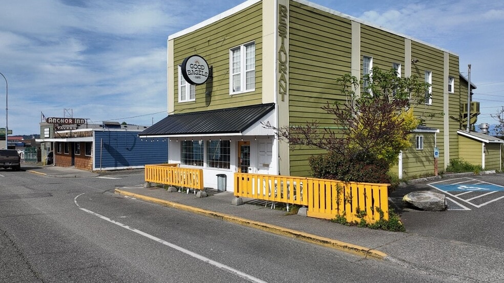 2001-2011 Commercial Ave, Anacortes, WA à vendre - Photo du bâtiment - Image 2 de 15