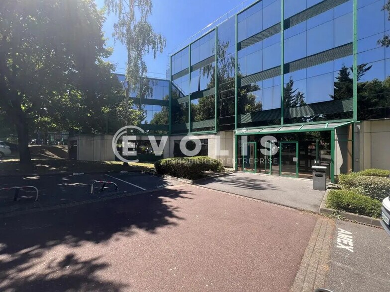 Office in Rosny-sous-Bois for sale - Building Photo - Image 2 of 16