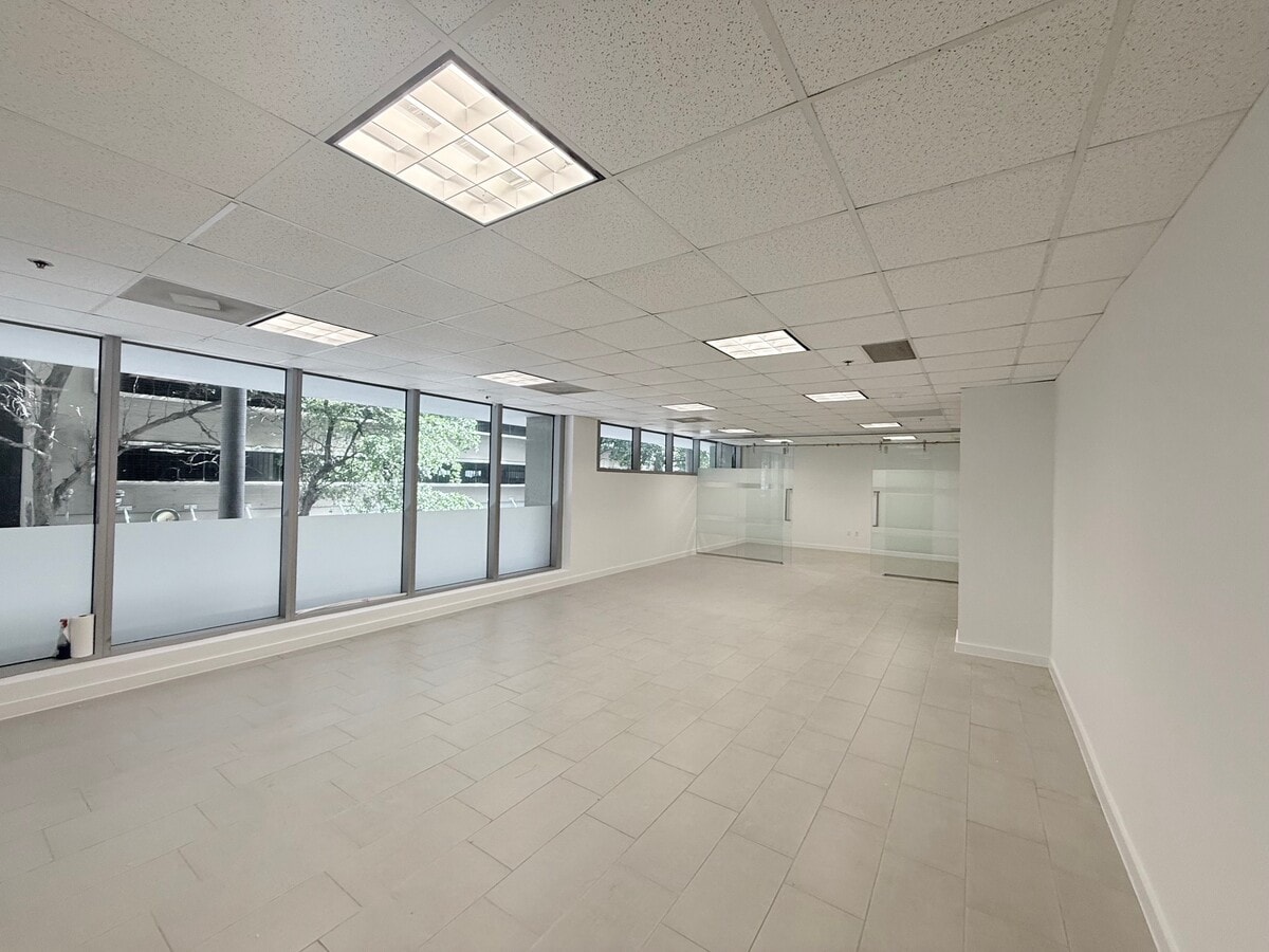 150 SE 2nd Ave, Miami, FL 33131 - Unité 207-208 -  - Photo intérieure - Image 2 of 13