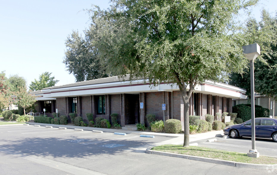 1031 N Demaree Rd, Visalia, CA for lease - Primary Photo - Image 1 of 18