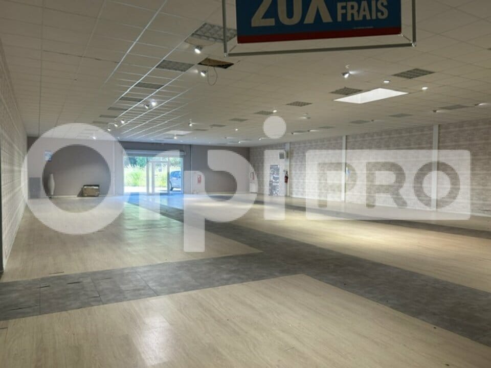 Retail in Coulommiers for sale Interior Photo- Image 1 of 5