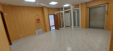 Retail in Barcelona, Barcelona for lease Interior Photo- Image 2 of 12