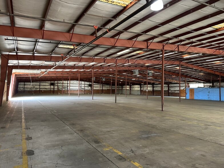 111 Lenora St, Henderson, NC for lease - Interior Photo - Image 2 of 6