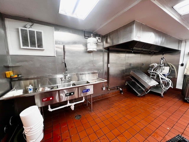 2551 Beverly Blvd, Los Angeles, CA for lease Primary Photo- Image 1 of 19