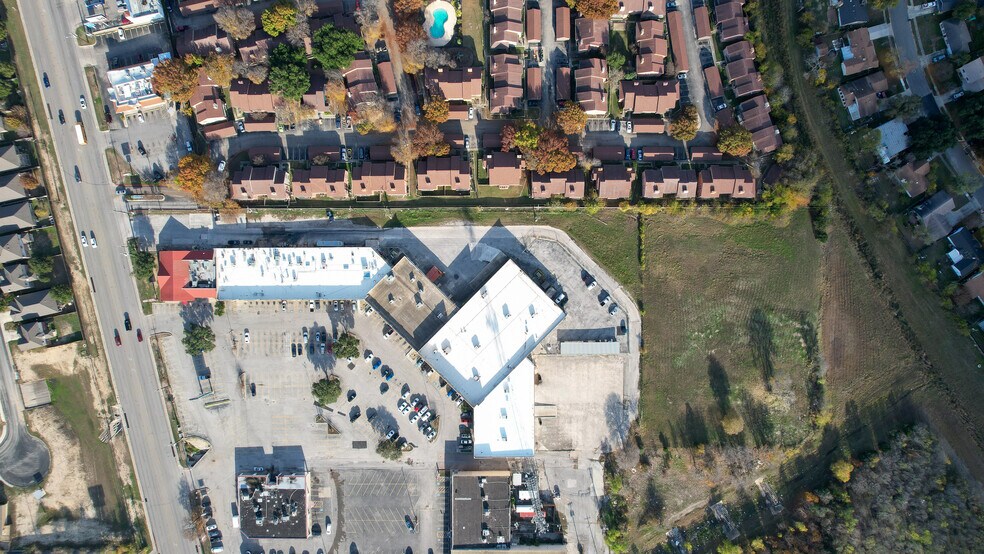 14300 Nacogdoches Rd, San Antonio, TX à vendre - Photo du bâtiment - Image 2 de 5