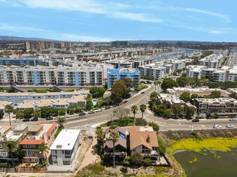 3903-3905 Via Dolce, Marina del Rey, CA 90292 Via, Marina del Rey, CA for sale - Building Photo - Image 2 of 13