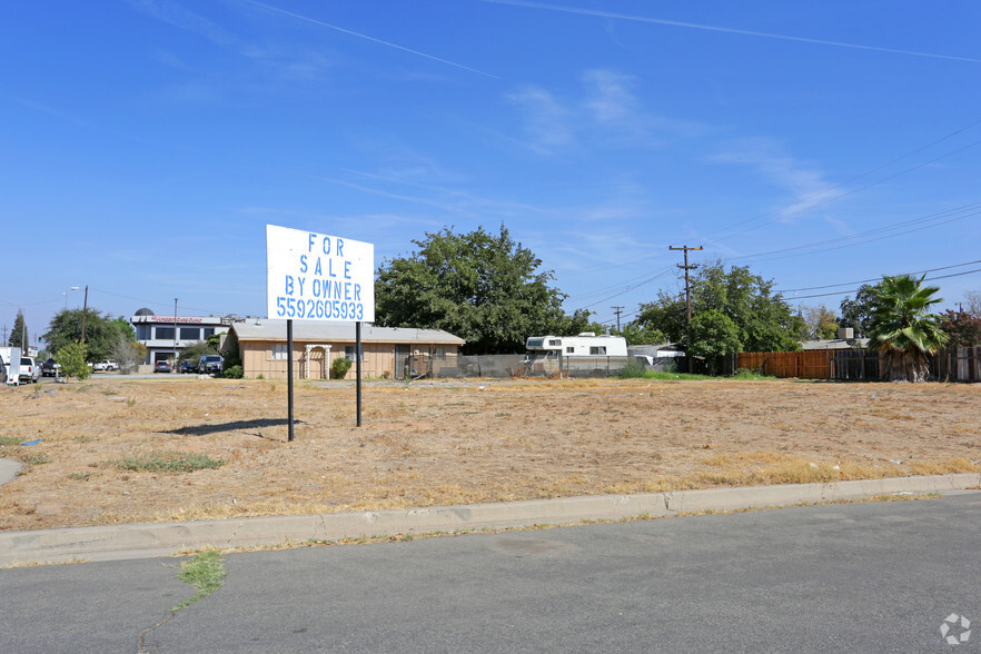 309 E Herndon Ave, Fresno, CA à vendre - Photo principale - Image 1 de 1