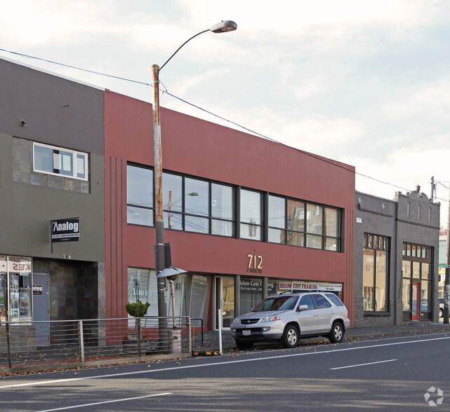 712 SE Hawthorne Blvd, Portland, OR for lease - Building Photo - Image 1 of 8