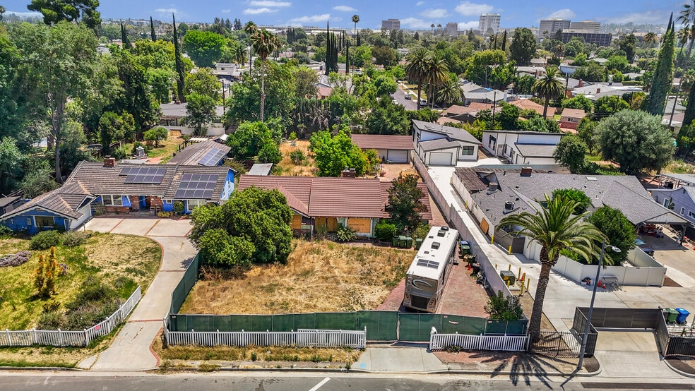 6540 Shoup Ave, West Hills, CA à vendre - Photo du bâtiment - Image 3 de 9
