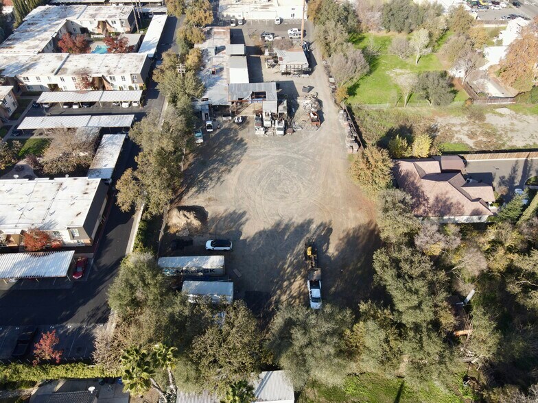 8210 Fair Oaks Blvd, Carmichael, CA à louer - Photo du bâtiment - Image 2 de 4