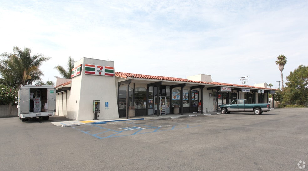 8462-8472 Indianapolis Ave, Huntington Beach, CA for lease - Primary Photo - Image 1 of 6