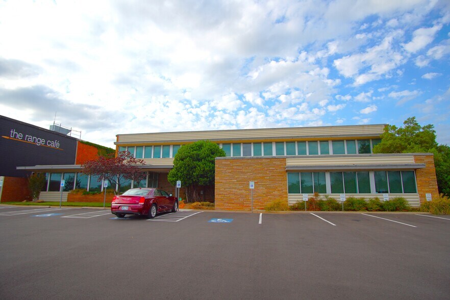 521 W Wilshire Blvd, Oklahoma City, OK à vendre - Photo du bâtiment - Image 1 de 9