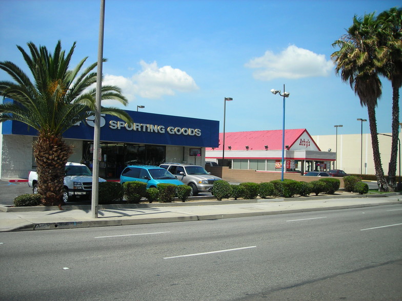 9102 Firestone Blvd, Downey, CA for lease - Building Photo - Image 2 of 5