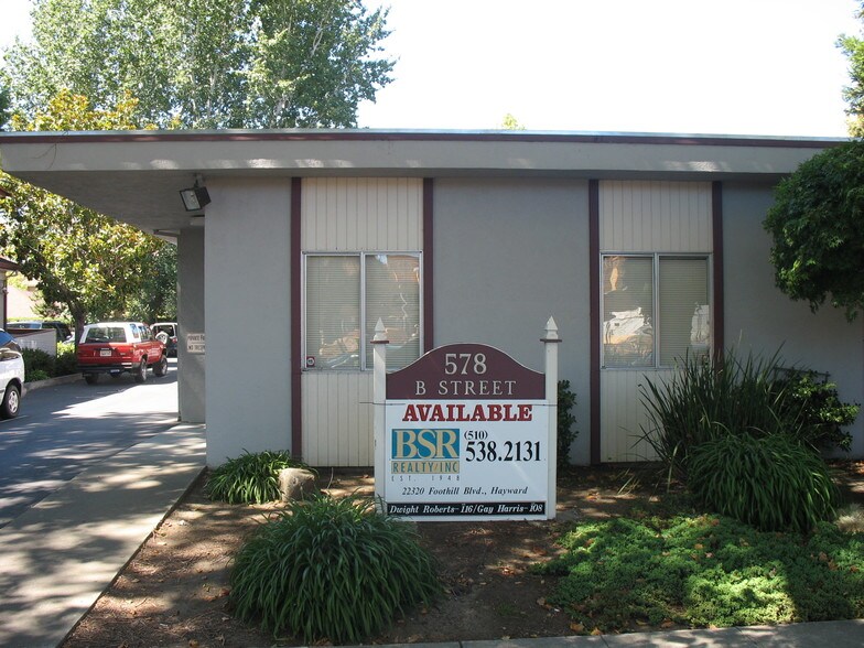 578 B St, Hayward, CA à vendre - Photo du bâtiment - Image 3 de 6