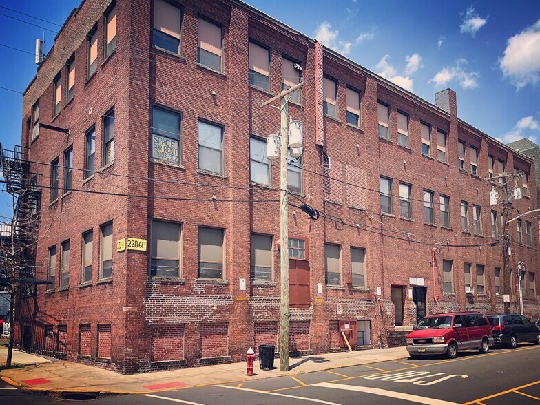 6101 Fillmore Pl, West New York, NJ à louer - Photo du bâtiment - Image 1 de 13
