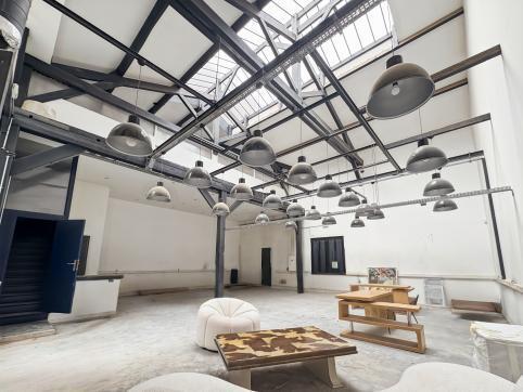 Flex in Paris for sale - Interior Photo - Image 2 of 7