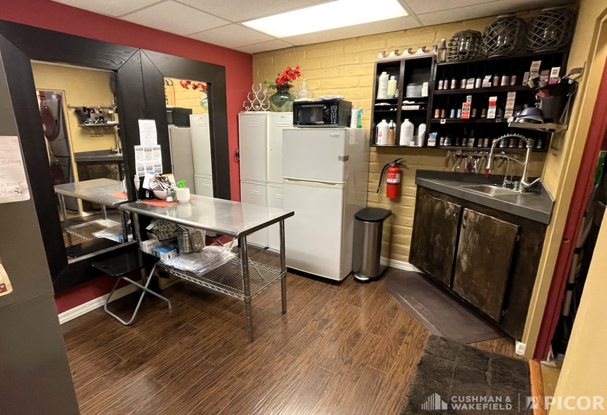 1102 W Ina Rd, Tucson, AZ for sale - Building Photo - Image 2 of 11