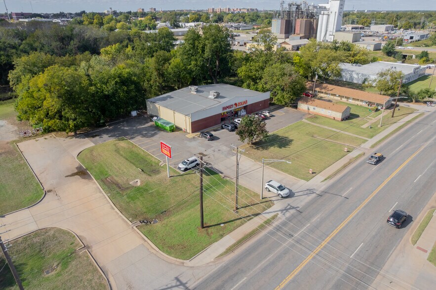 802 S Perkins Rd, Stillwater, OK à louer - Photo du bâtiment - Image 3 de 11