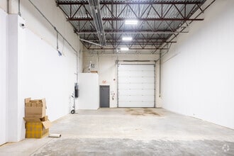 10016 167 St NW, Edmonton, AB for lease Interior Photo- Image 2 of 4