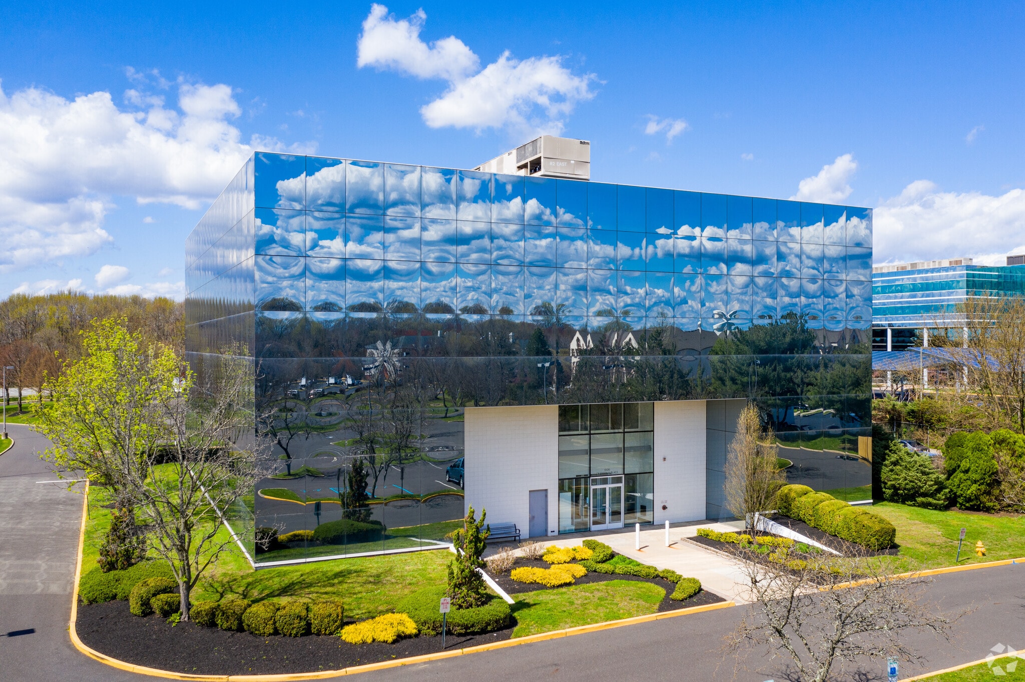 1000 Crawford Pl, Mount Laurel, NJ for lease Primary Photo- Image 1 of 10