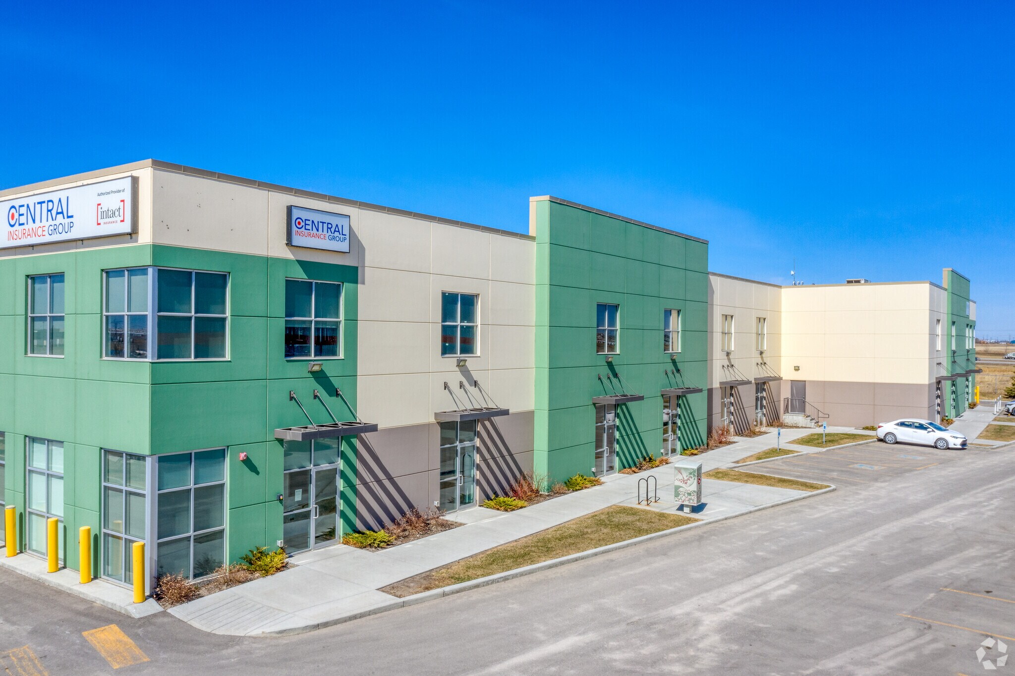 10748 74th St SE, Calgary, AB for sale Primary Photo- Image 1 of 1