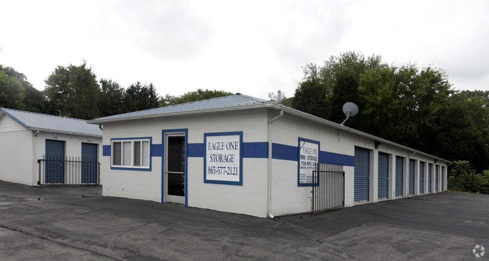 821 Boyds Creek Hwy, Seymour, TN for sale - Primary Photo - Image 1 of 6