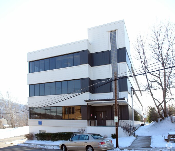 221 7th St, Pittsburgh, PA à louer - Photo principale - Image 2 de 4