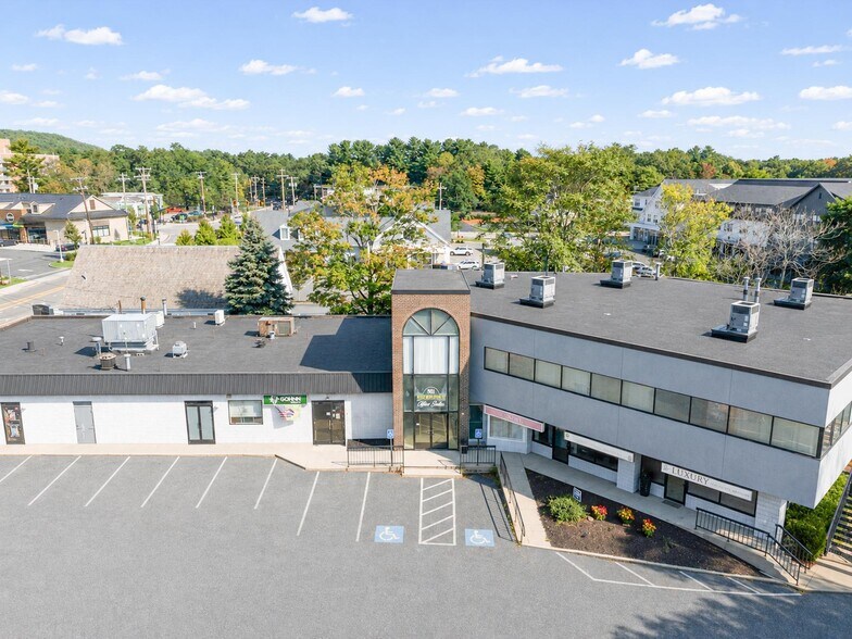 861 Edgell Rd, Framingham, MA à vendre - Photo du bâtiment - Image 2 de 15