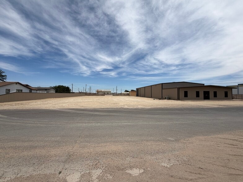 2012 46th St, Odessa, TX for lease - Building Photo - Image 3 of 11