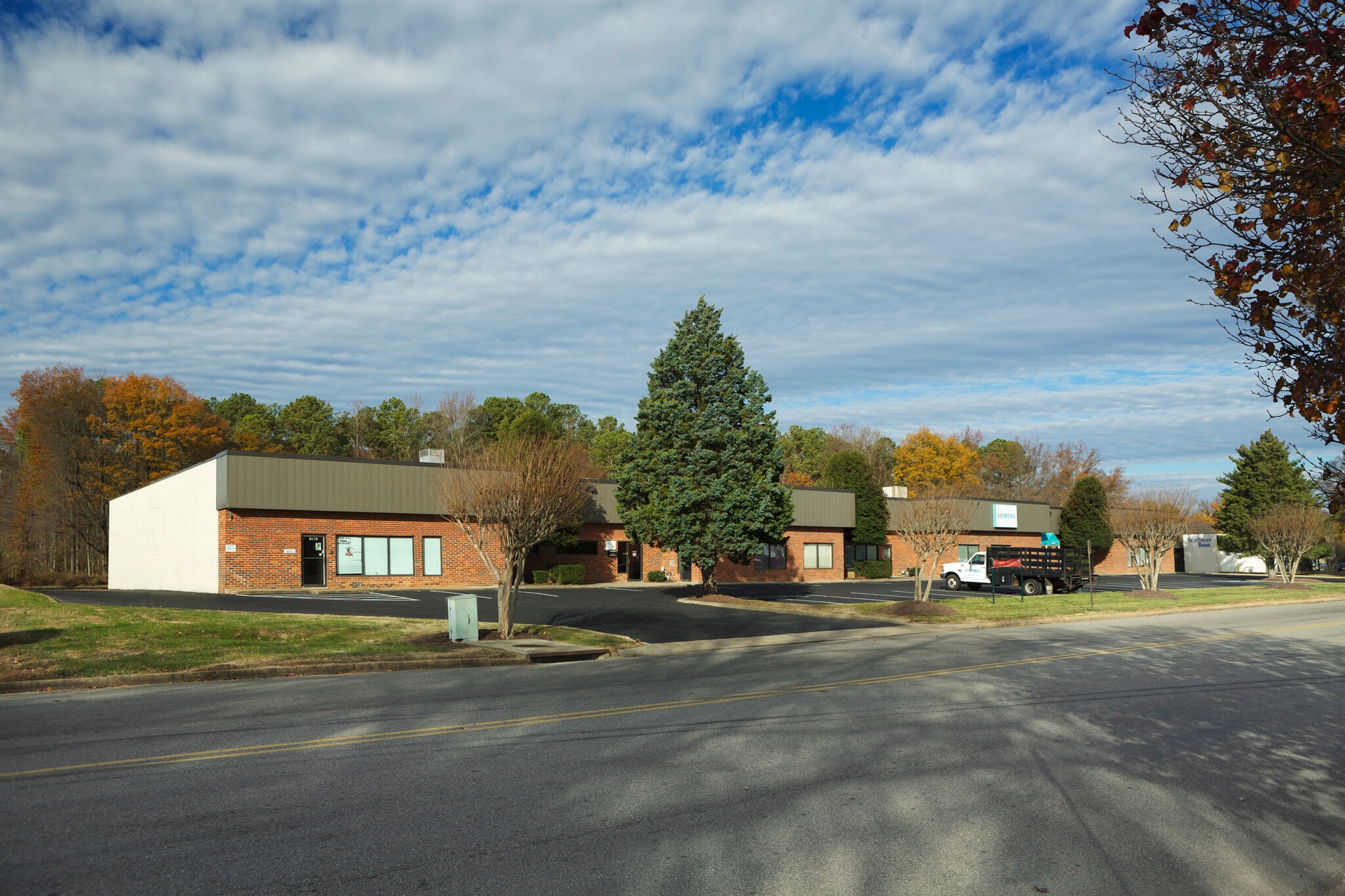 5102-5114 Glen Alden Dr, Richmond, VA à louer Photo du bâtiment- Image 1 de 1