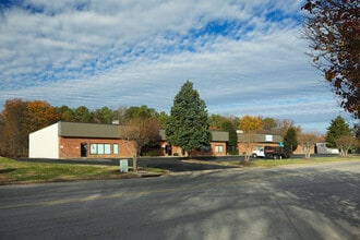 5102-5114 Glen Alden Dr, Richmond, VA à louer Photo du bâtiment- Image 1 de 1