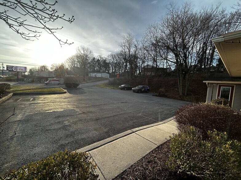 7985 Paxton st, Harrisburg, PA à louer - Photo du bâtiment - Image 2 de 10