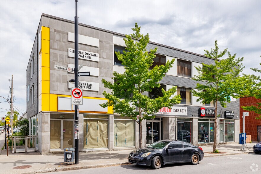 290-304 Rue Chabanel O, Montréal, QC à louer - Photo principale - Image 1 de 3