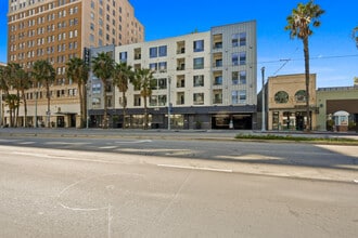 210 E 3rd St, Long Beach, CA à louer Photo intérieure- Image 2 de 6