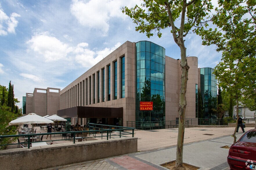 Calle Chile, 8, Las Rozas de Madrid, Madrid à louer - Photo du bâtiment - Image 2 de 7