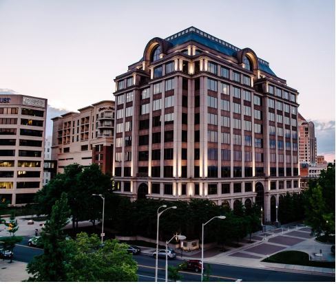 110 Franklin Rd Se, Roanoke, VA à louer Photo du bâtiment- Image 1 de 10