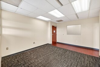 5445-5601 Loch Raven Blvd, Baltimore, MD for lease Interior Photo- Image 2 of 12