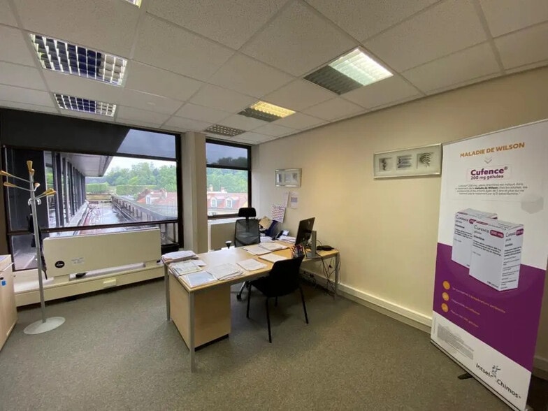 1 Rue Royale, Saint-Cloud à louer - Photo intérieure - Image 3 de 5