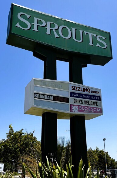 1114-1130 Branham Ln, San Jose, CA for lease - Building Photo - Image 2 of 19