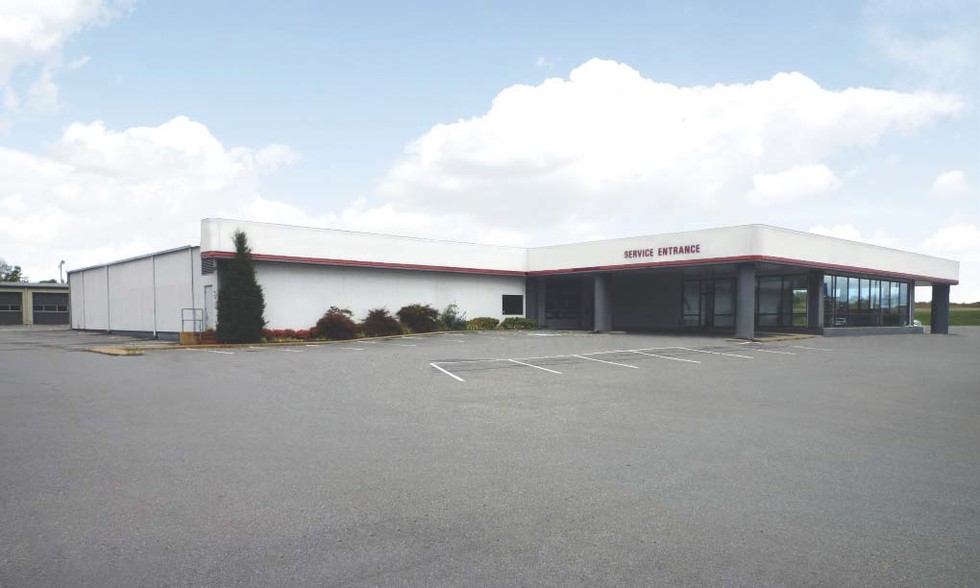 1650 Wilma Rudolph Blvd, Clarksville, TN for sale - Building Photo - Image 1 of 1