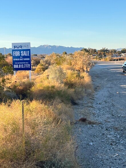 3301 Needles Hwy, Needles, CA à vendre - Photo du bâtiment - Image 2 de 4