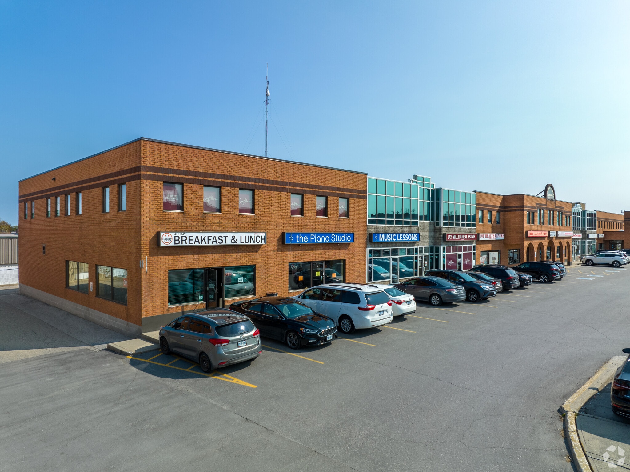 17665 Leslie St, Newmarket, ON for sale Primary Photo- Image 1 of 1