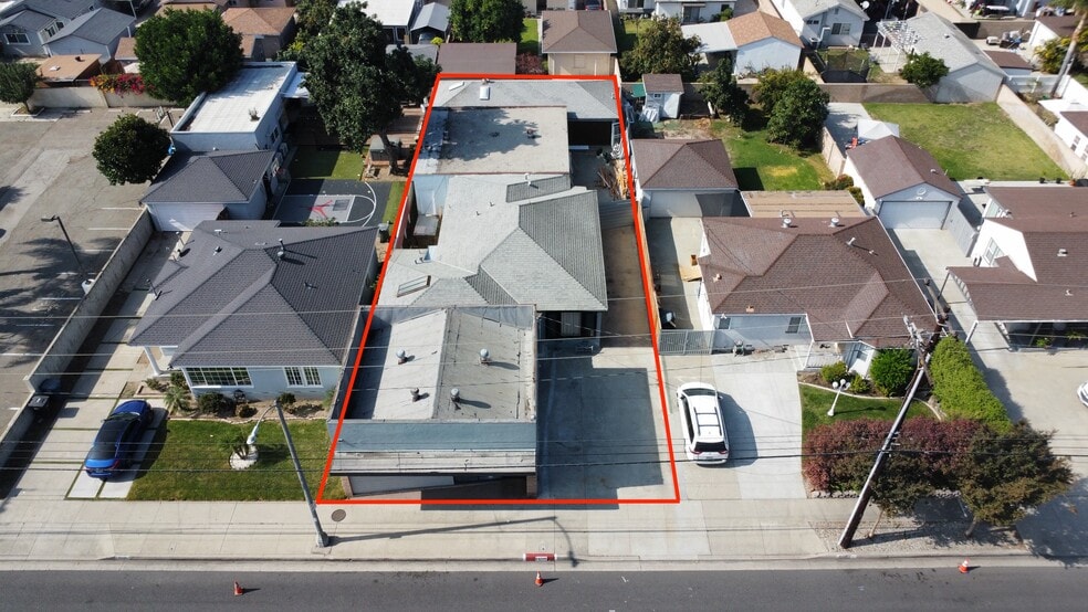 15709 Bellflower Blvd, Bellflower, CA à vendre - Photo du bâtiment - Image 3 de 78