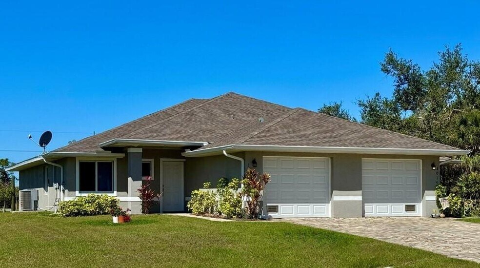 10141 & 10143 Amicola St, Port Charlotte, FL for sale - Building Photo - Image 1 of 15