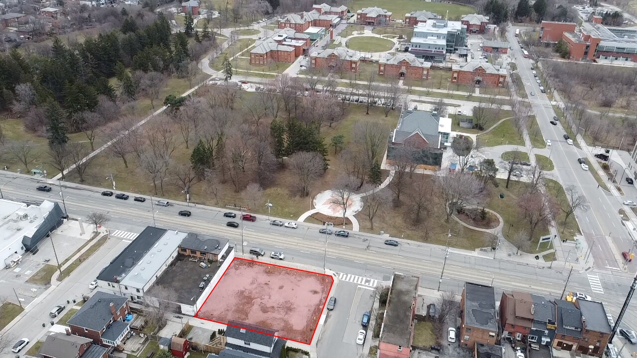 3142 Lake Shore Blvd W, Toronto, ON for lease Primary Photo- Image 1 of 8