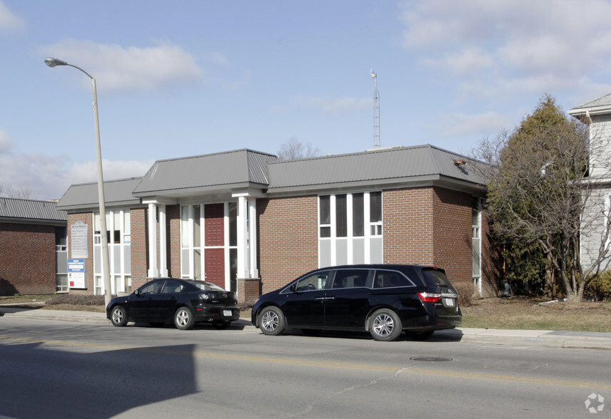 75 Main St E, Milton, ON à louer - Photo du bâtiment - Image 2 de 2