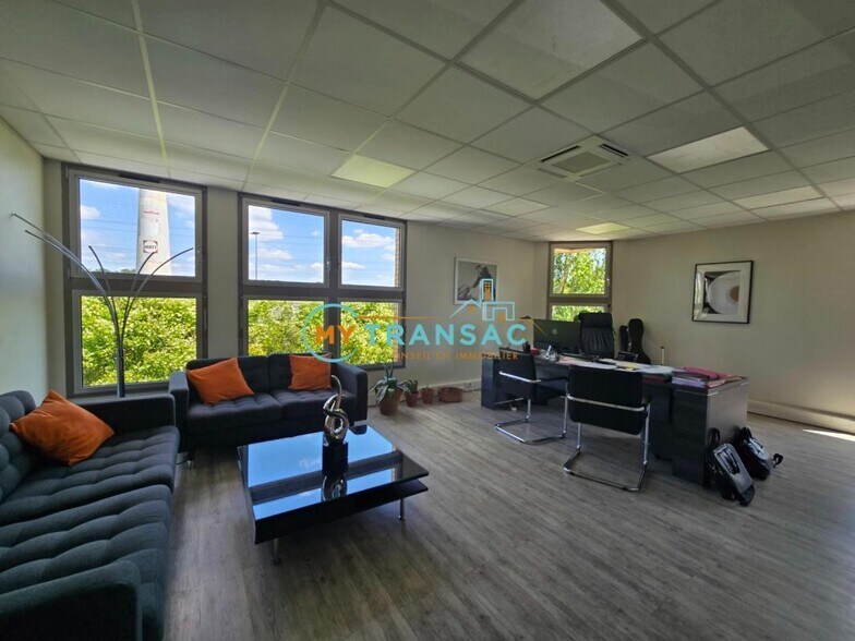 Office in Torcy for sale - Interior Photo - Image 3 of 11