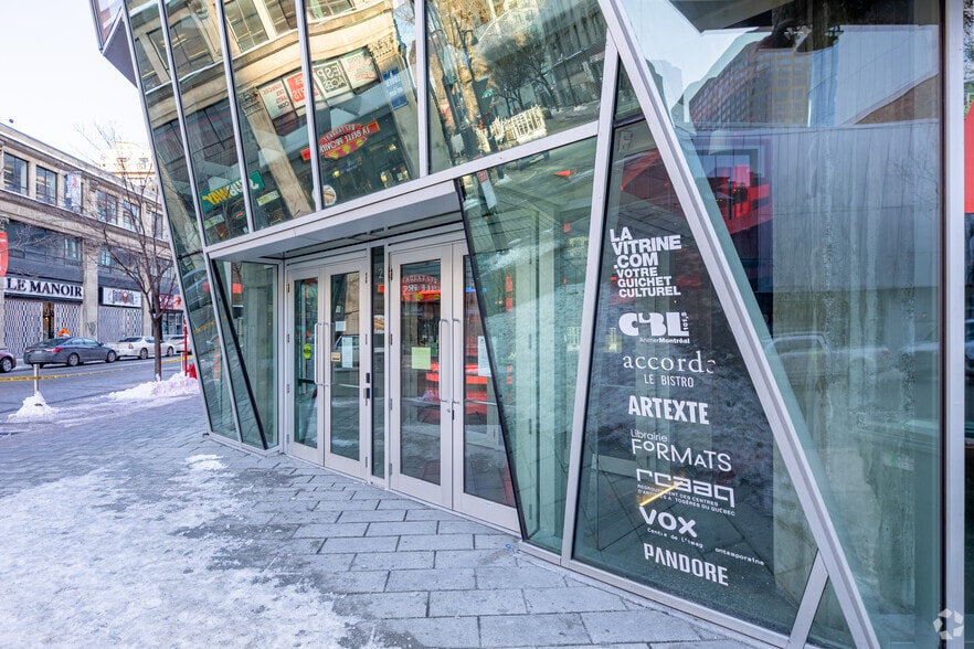 22 Rue Ste-Catherine E, Montréal, QC à vendre - Photo du bâtiment - Image 3 de 19