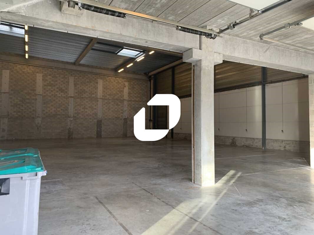 Flex in Bois-d'Arcy for lease Interior Photo- Image 1 of 19