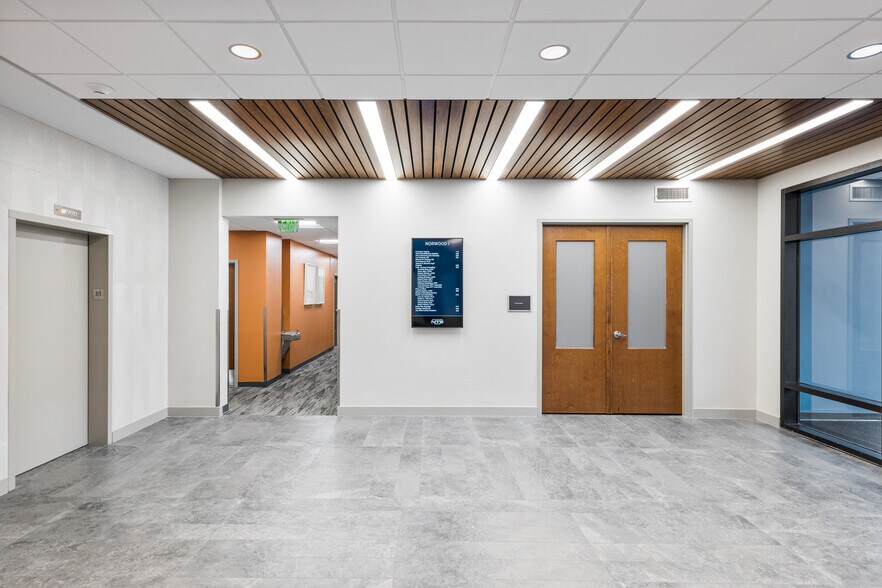 7410 New La Grange Rd, Louisville, KY à louer - Photo intérieure - Image 2 de 19